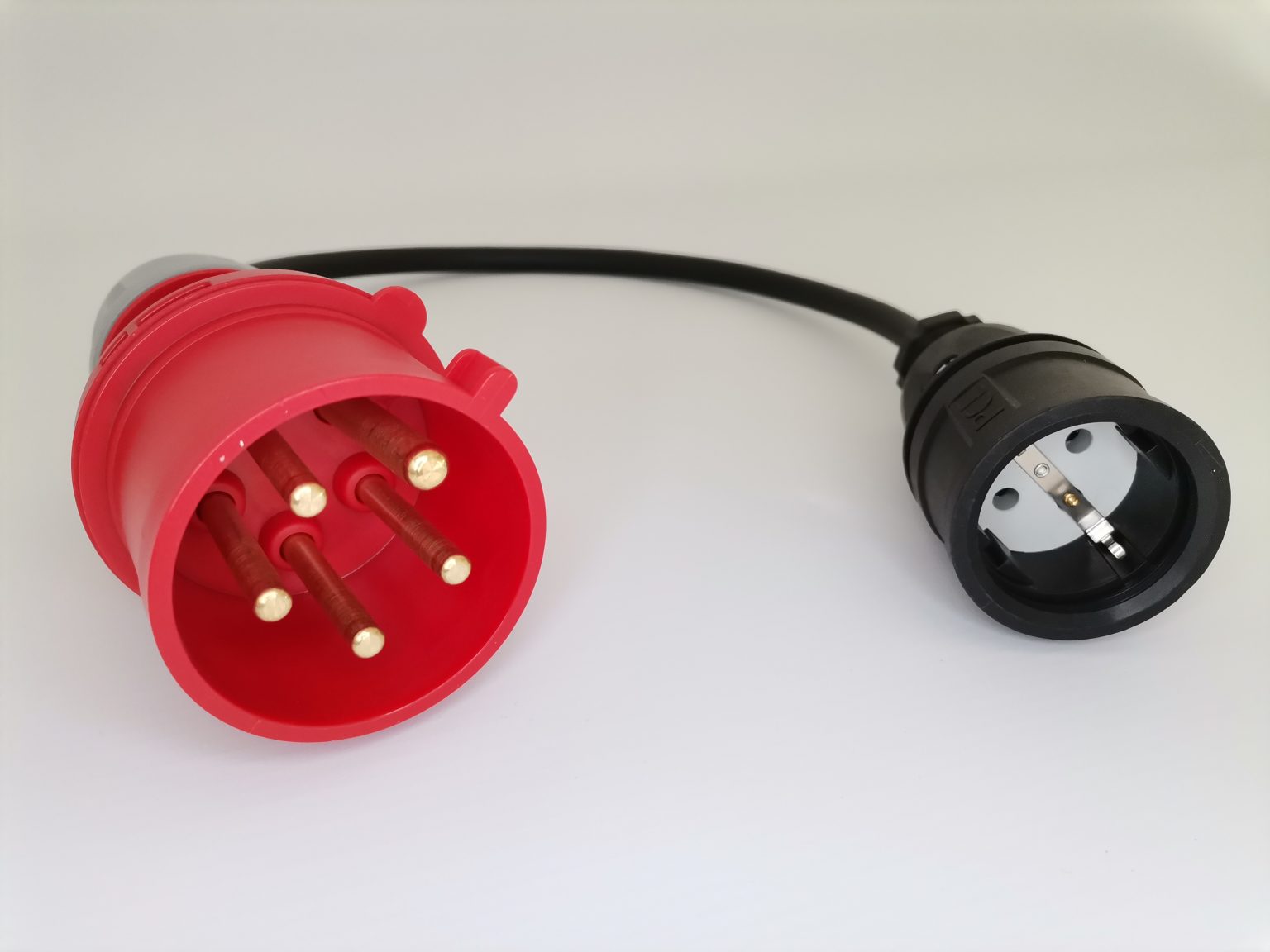 ADAPTADOR SCHUKO FÊMEA - CEE 32A TRIFÁSICO - (22KW) MACHO - EV Chargers